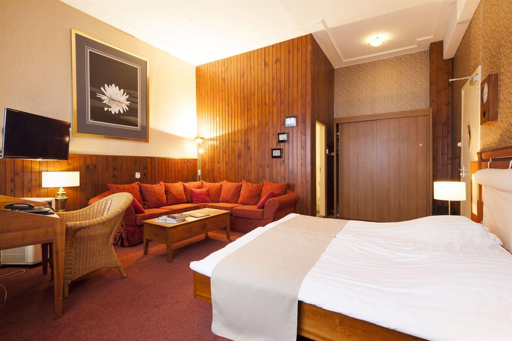 Hotel Dordrecht Zewnętrze zdjęcie
